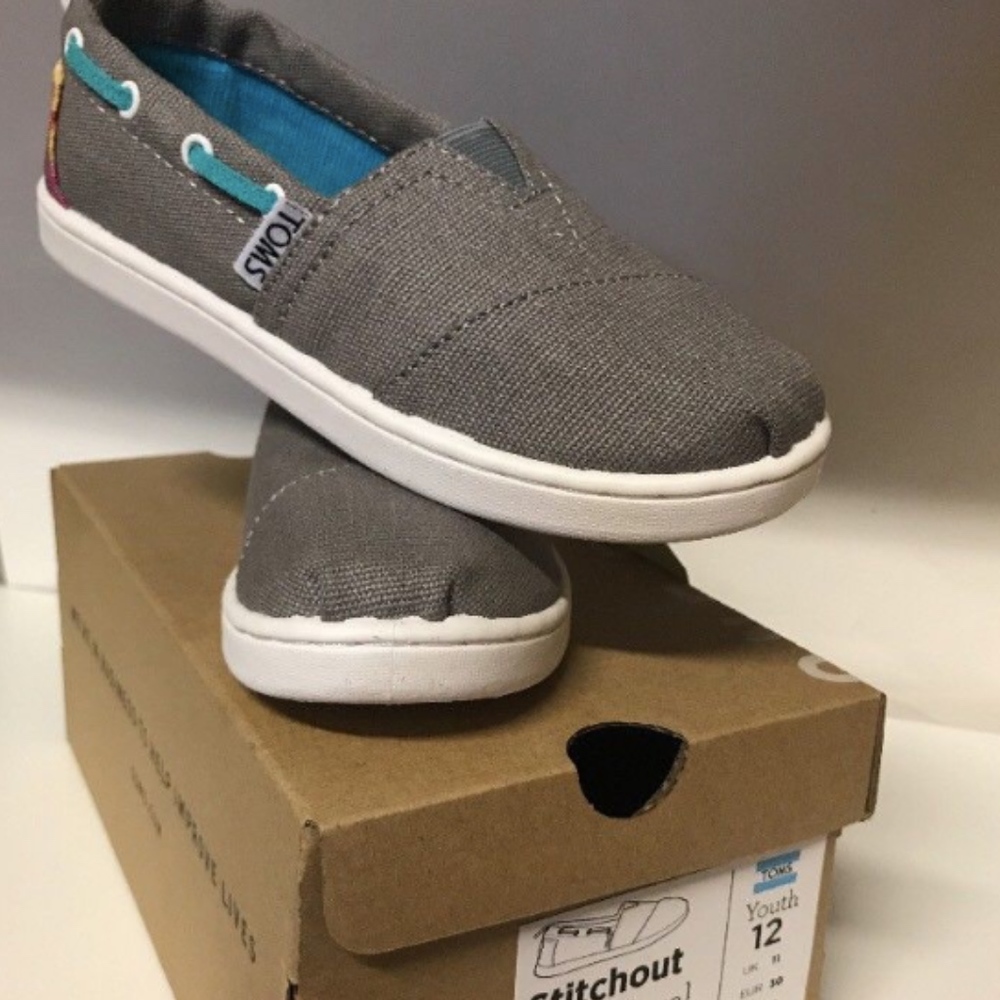 TOMS New Youth Stitchout Grey Floral Block Size 12
